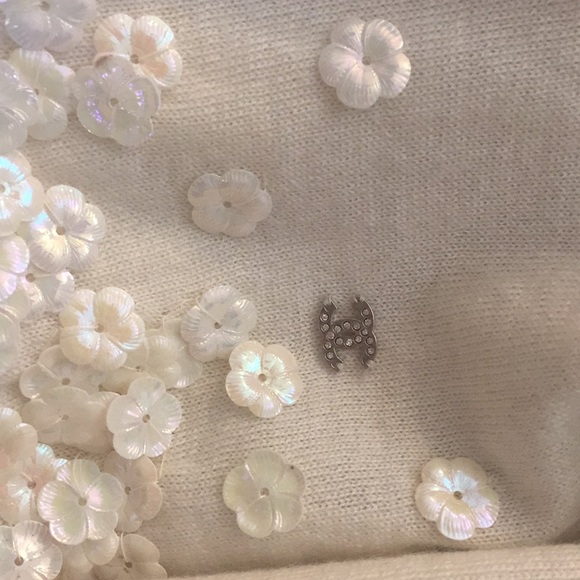 Chanel off white light weight sweater-